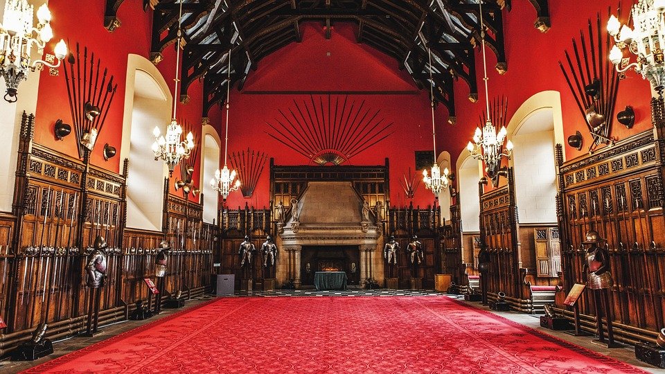 Best Time to Visit Edinburgh: Perfect Seasons for Travelers