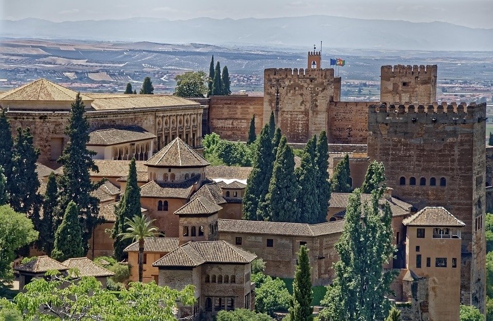 Best Time to Visit Granada: Perfect Seasons for Your Trip